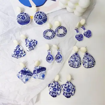 Çin Tarzı Etnik Tarzı Vintage Mavi Ve Beyaz Porselen Şişe Parçaları Akrilik Küpe Avrupa Ve Amerikan Kare Yuvarlak